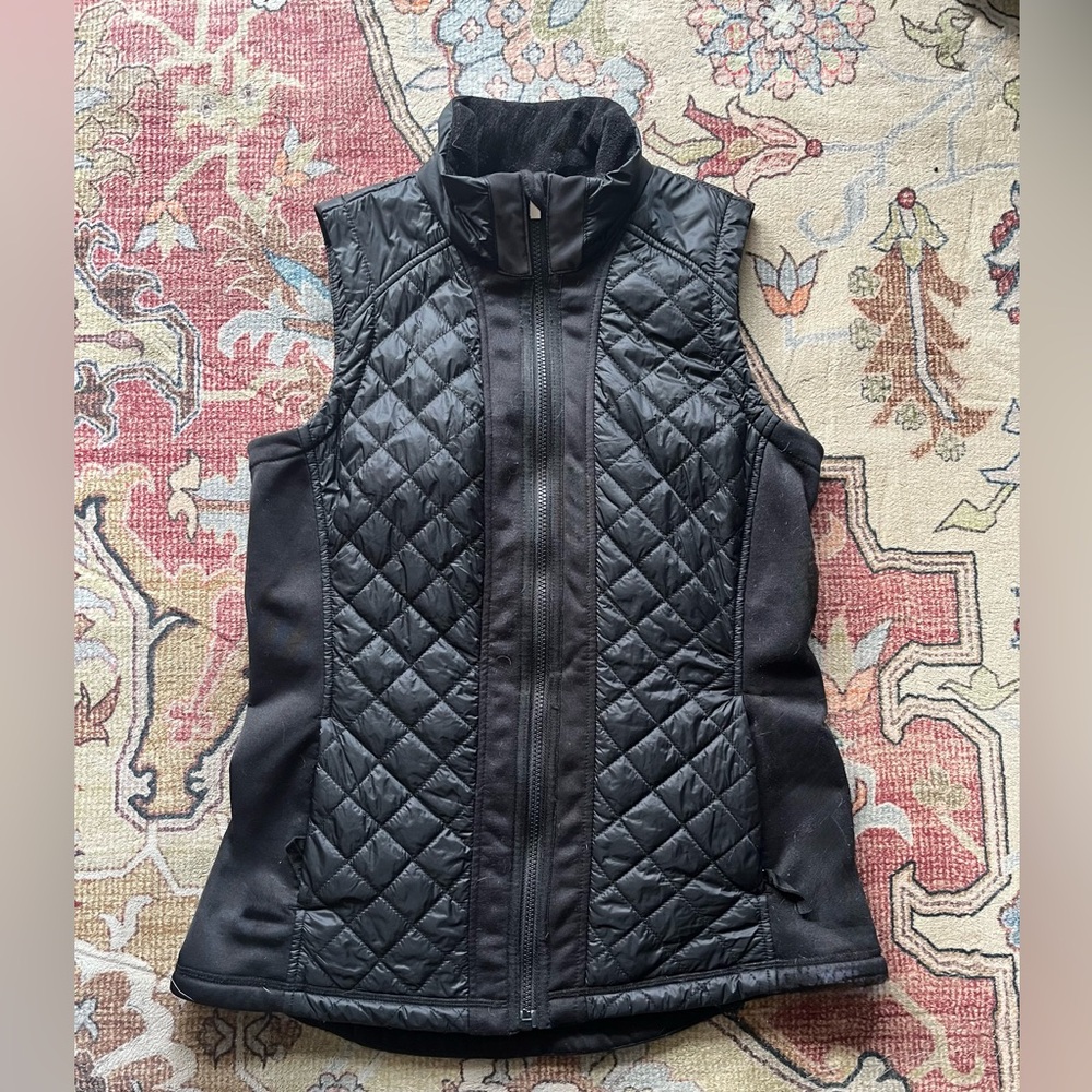 Athleta Rock Springs quilted puffer vest sz M